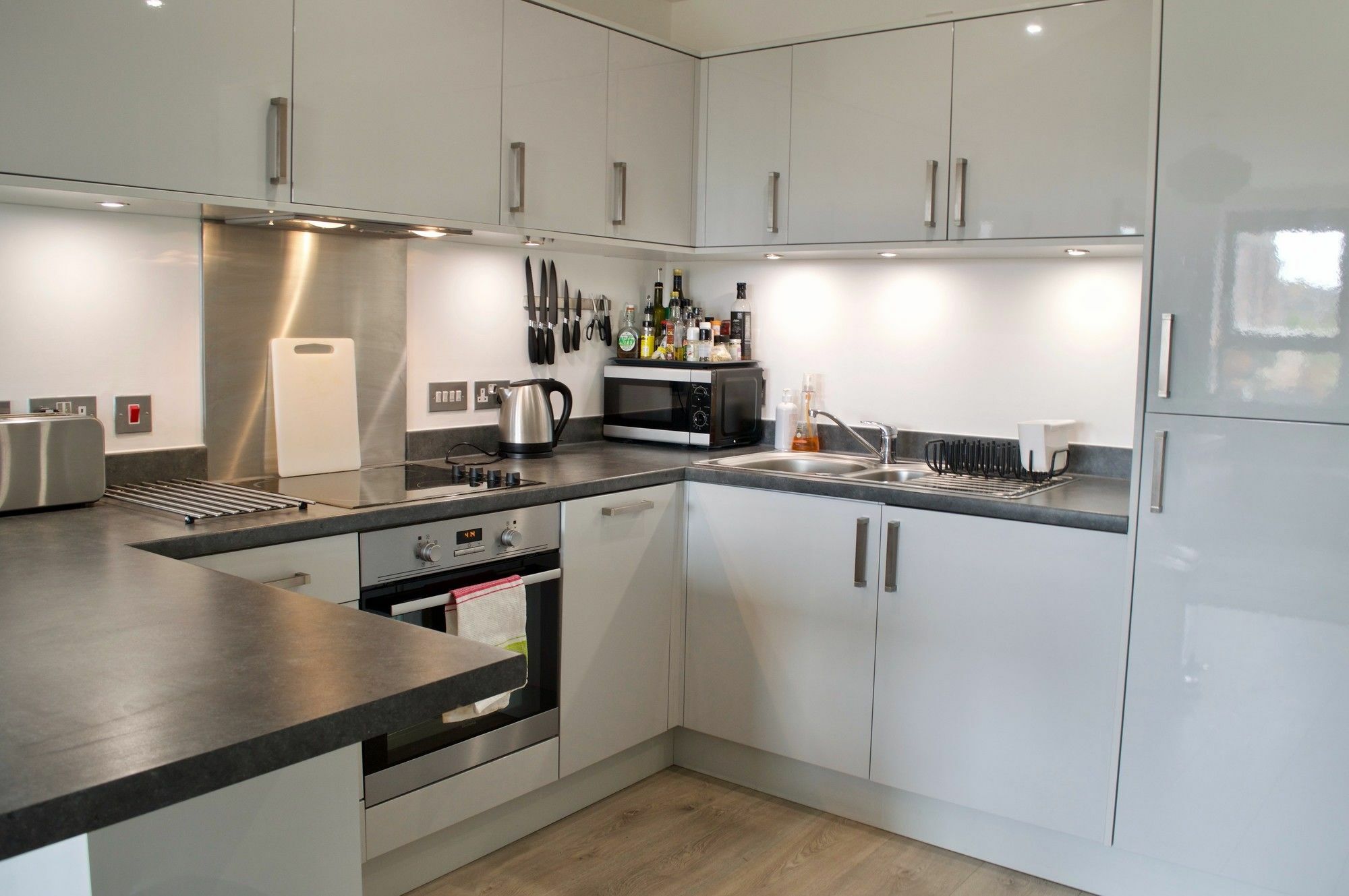 Central 2 Bedroom Apartment With Free Parking Edinburgh Bagian luar foto